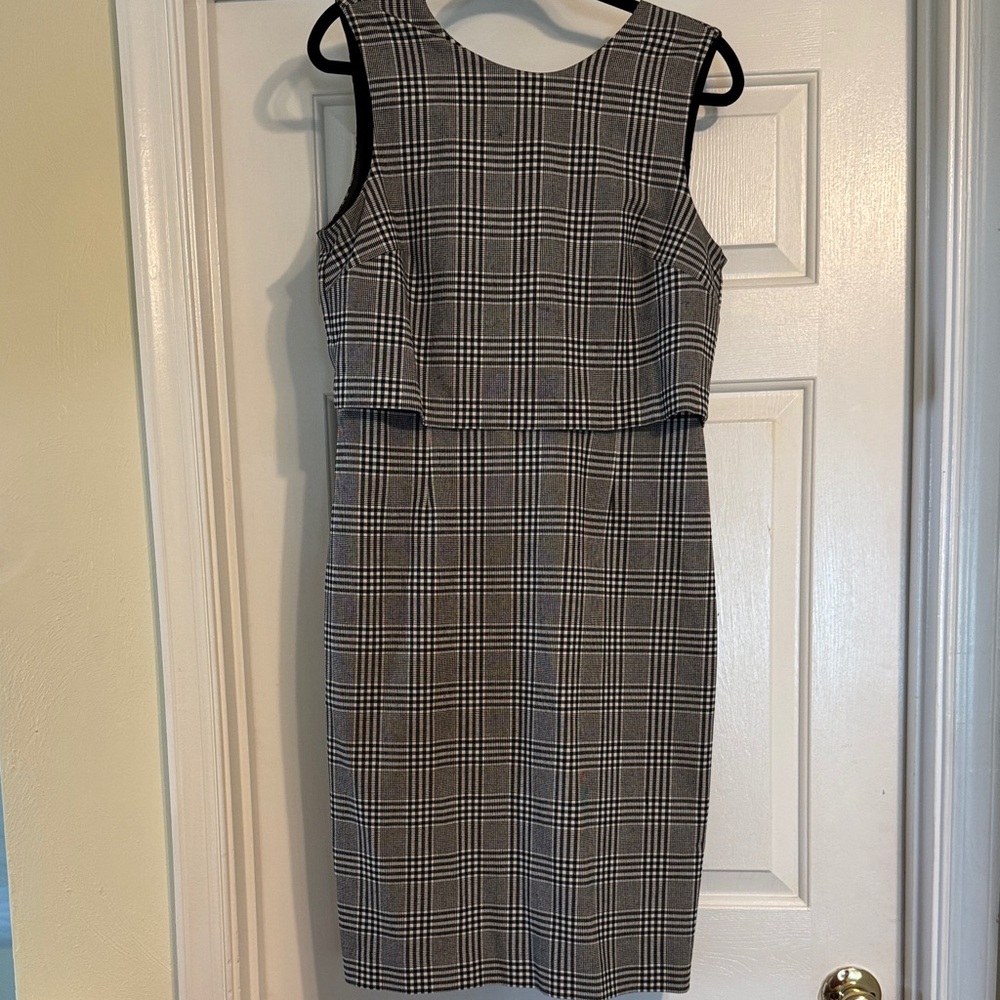 🛍️Banana Republic Black and White Checkered Midi Dress